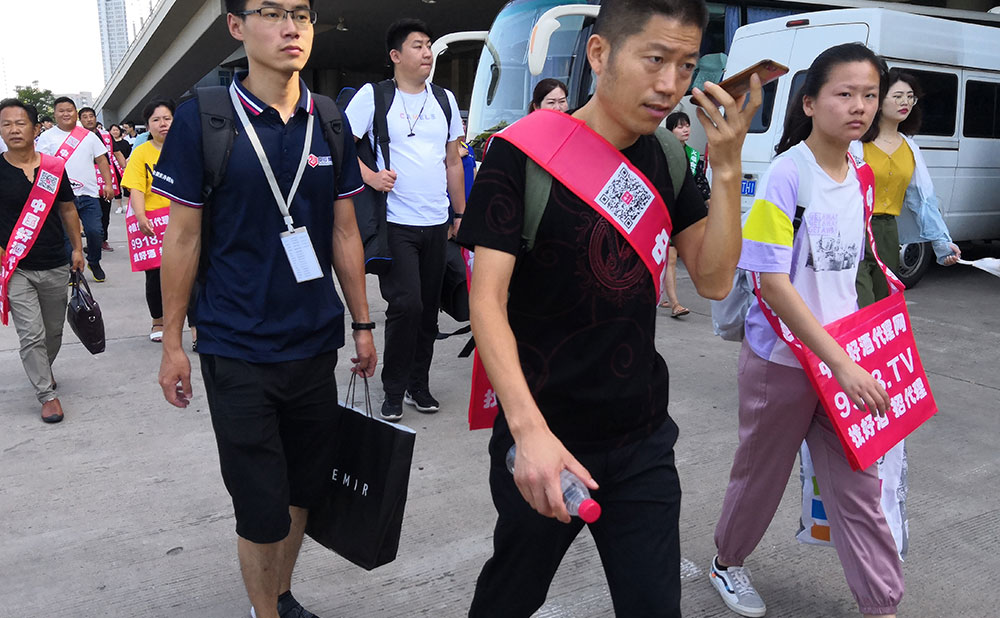 南京糖酒会我们来了，好酒代理网与我们一路同行