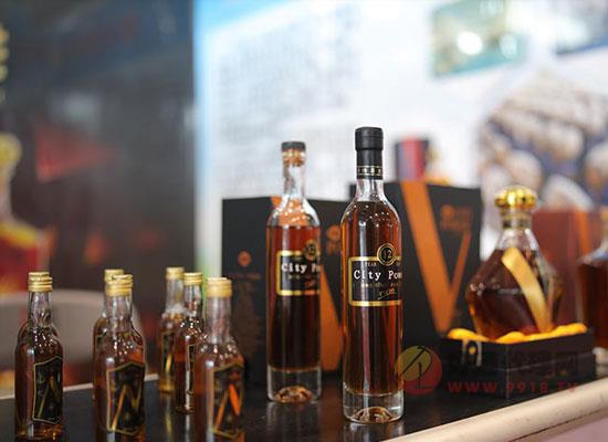 广西糖业企业利用自身产业链优势酿制的朗姆酒产品。