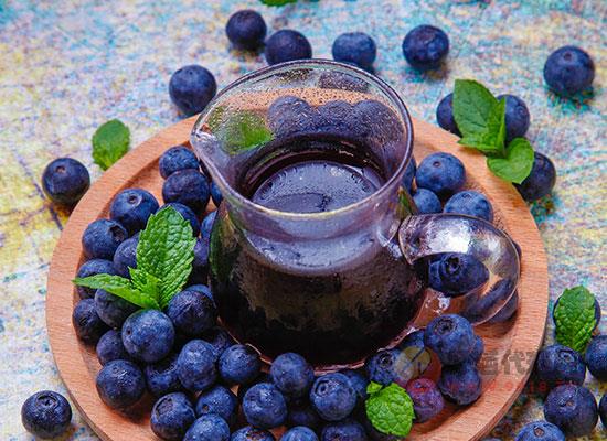 蓝莓酒的制作方法是什么，制作蓝莓酒需要注意哪些事项