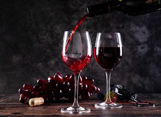 葡萄酒中的单宁是什么，它有何作用