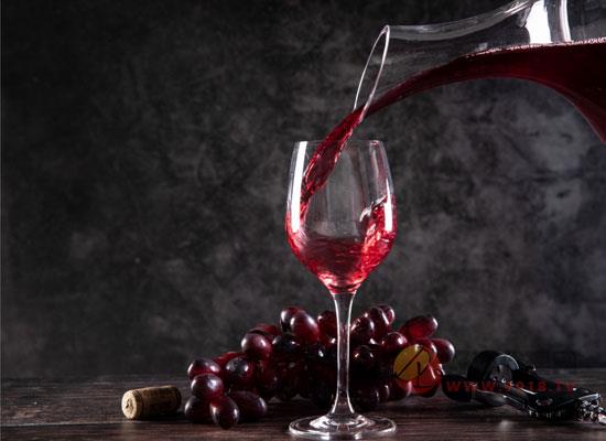 如何降低葡萄酒的苦味，葡萄酒应该怎么喝