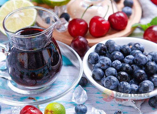 蓝莓酒的作用是什么，一天适合喝多少