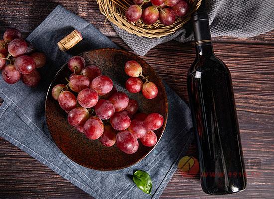 红提可以做葡萄酒吗，自酿的葡萄酒多久可以喝