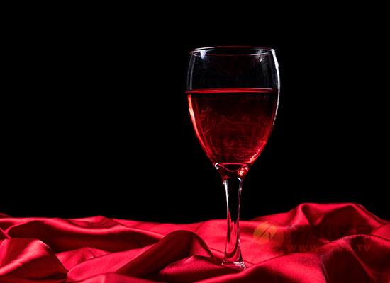 红酒中为什么会有甲醇，甲醇超标的原因是什么