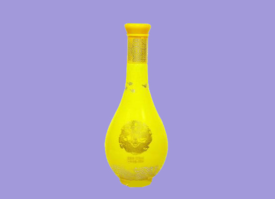 “天酉”牌浓香型白酒，代理加盟好项目！