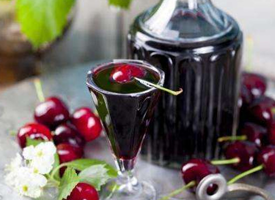 家常樱桃酒的酿制方法，在家也能酿制樱桃酒哦！