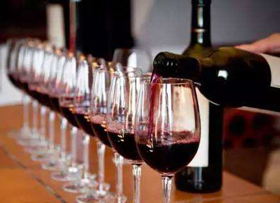 红酒从舶来品到大众酒水，普及的原因是什么?