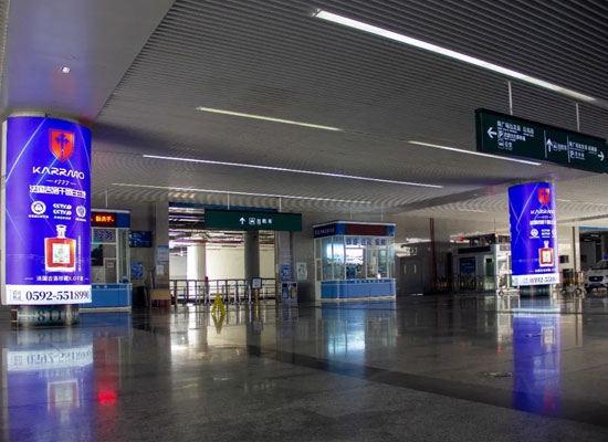立柱广告｜法国吉洛空降厦门火车站