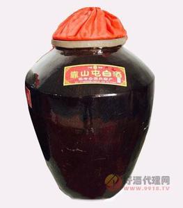 殿生靠山屯五粮酒瓶装