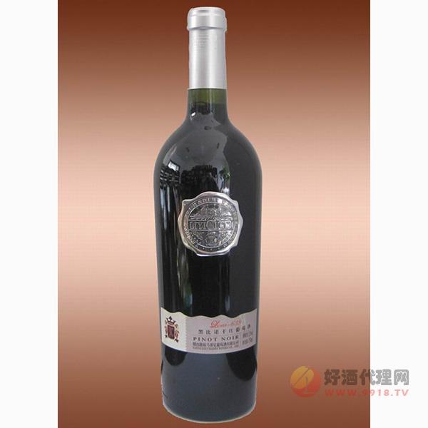 黑比诺干红葡萄酒