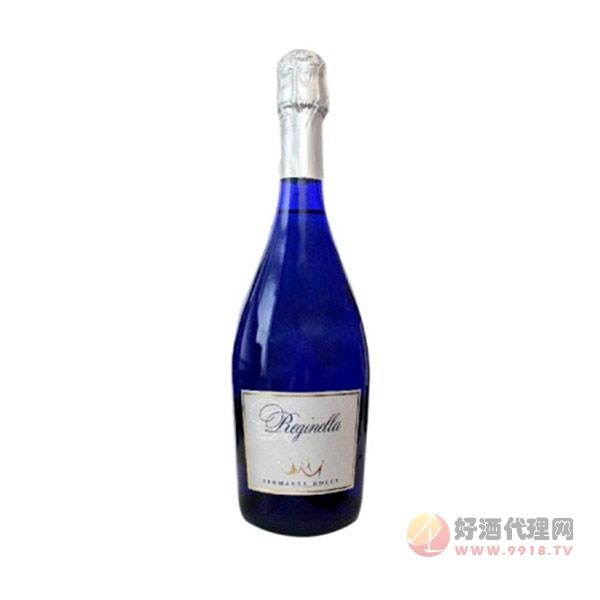 瑞吉娜拉起泡白葡萄酒